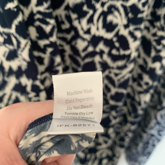 BCBGMaxAzria white & navy wrap dress size M - Picture 9 of 13